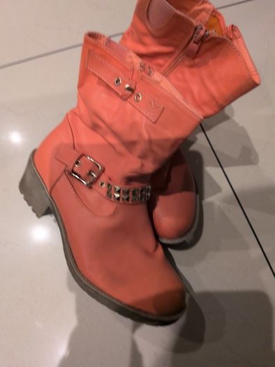 Top Or Orange Ankle Boots.  S.39-6.  New. Have Been Stored Away.