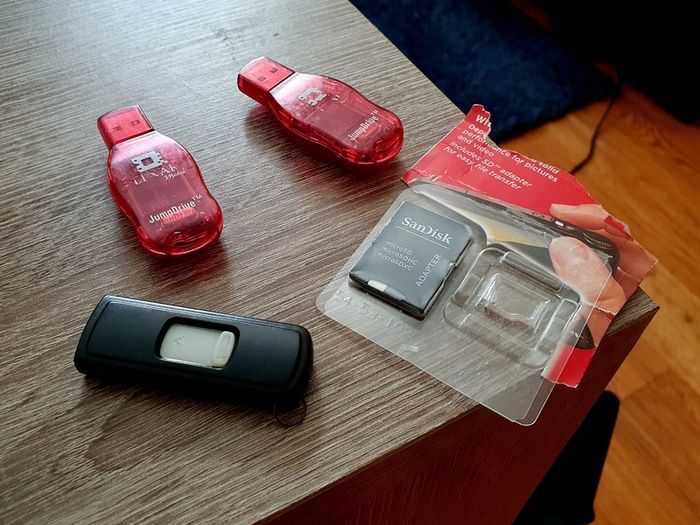 USB Flash Drive Bundle (8GB + Retro 32MB) + SD Adapter