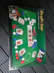 Texas Hold em Poker Set  200 Chips