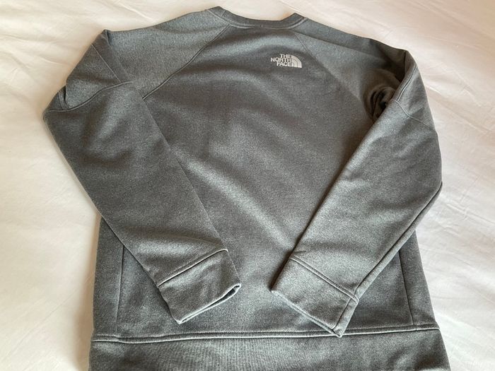 Boys genuine The North Face Sweater Top Grey XL
