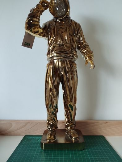 Gold Hoodie Statue 50 cm +