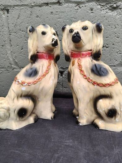 2 x Vintage Chalkware Dogs