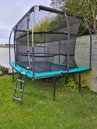 Trampoline