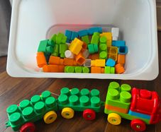 Train building blocks set