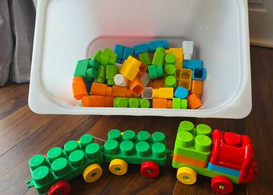 Train building blocks set