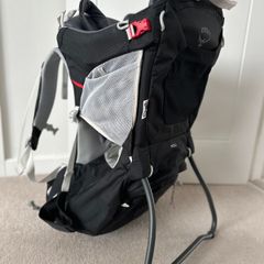 Osprey poco carrier in black, new camel bag included