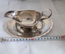 Lovey Silver Plated Greavy 3 Leges Boat With Tray.
