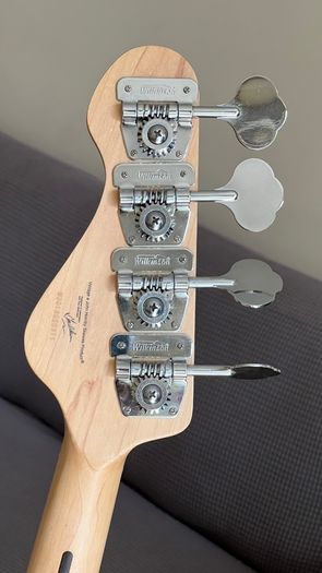 Vintage VJ74 ReIssued Bass, Natural Ash
