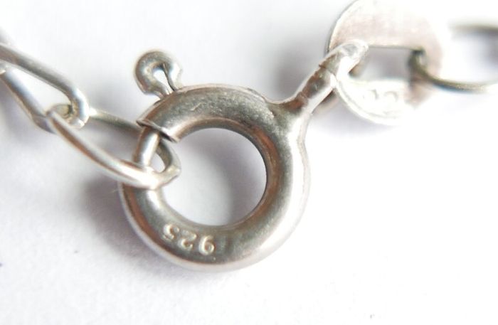 Vintage 925 Sterling Silver Cross Pendant Necklace with Marcasite detail