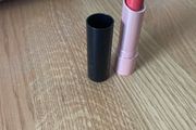 Essence Perfect Shine Lipstick
