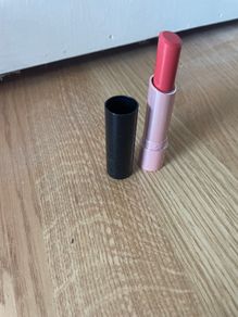Essence Perfect Shine Lipstick