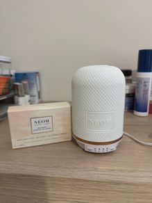 neom wellbeing pod with essential oil blends