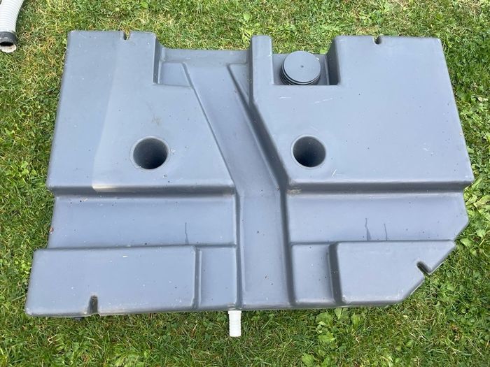 Underbody water storage for Camper