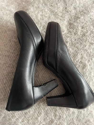 Leather shoes