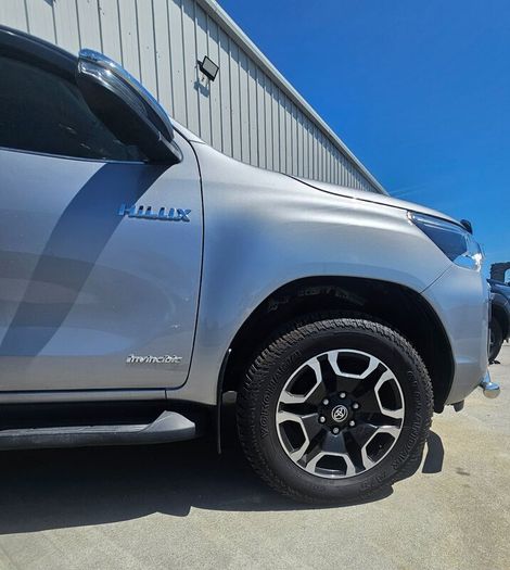 Toyota Hilux 2.4D4D Invincible 148BHP D/C 4DR Auto