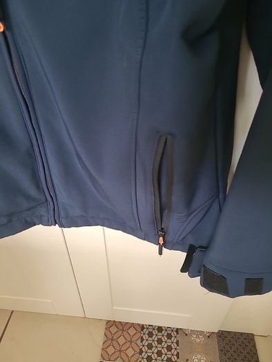 Mens jacket, size Medium.