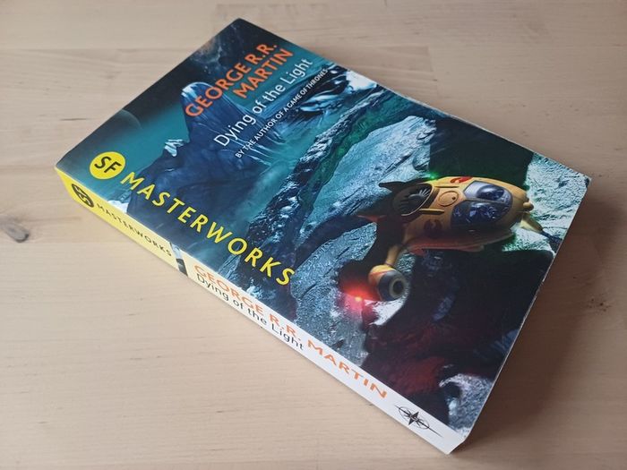 Dying of the Light by George R. R. Martin (Science Fiction Paperback 2015)