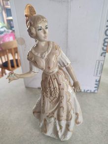 Antique Valencian Fallera porcelain figure