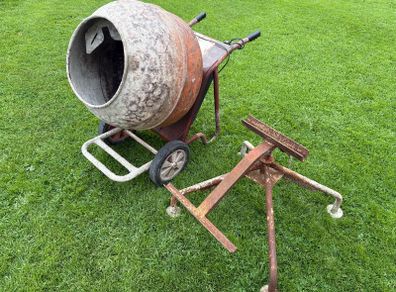 cement /concrete mixer