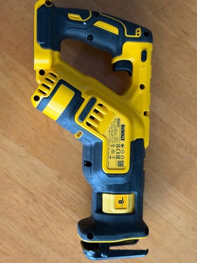 DeWalt DCS367 18V Brushless Reciprocating Saw