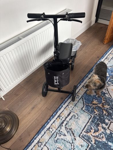 Foldable mobility knee scooter outdoor/indoor