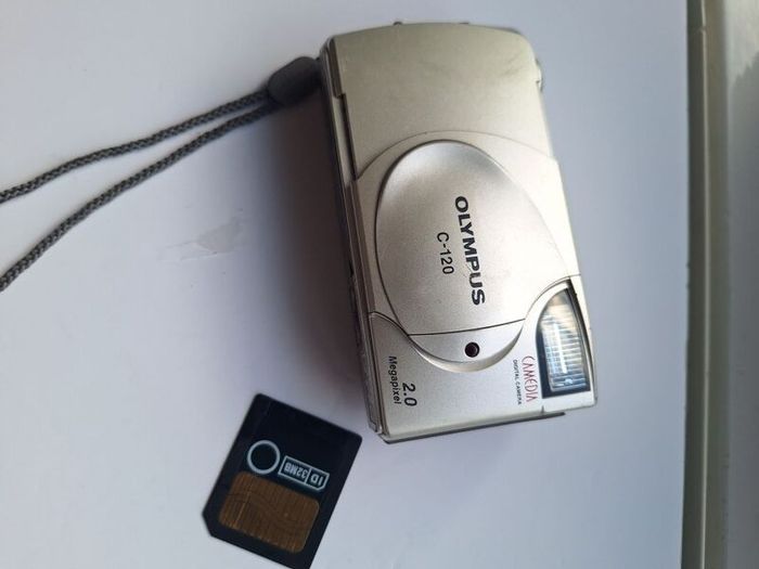 Olympus C-120 digital camera