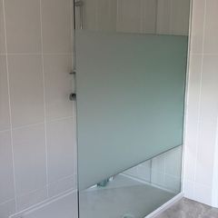 Shower panel free