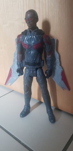 Hasbro Marvel Avengers Infinity War Titan Hero Series Marvels Falcon