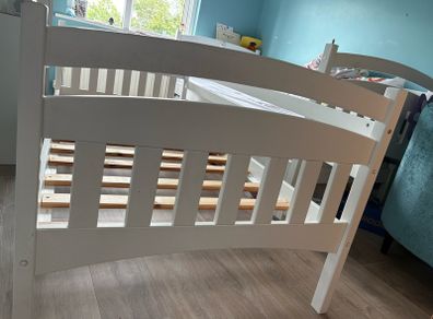 Single bed kid's room