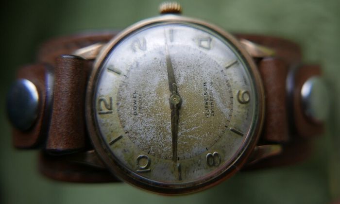 Vintage 1923 Dowel Deluxe 9ct Solid Gold Gents Wrist Watch - 17 jewels Antimagnetic Swiss Made(engraved Esso 1923) in working order
