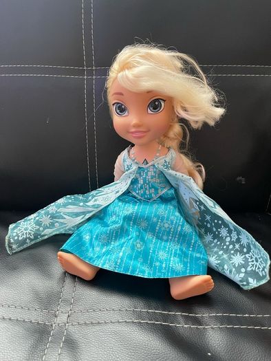 singing elsa frozen