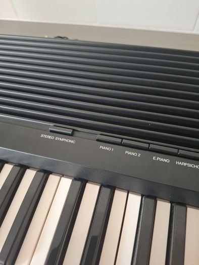 Yamaha portable piano keyboard YPR-9