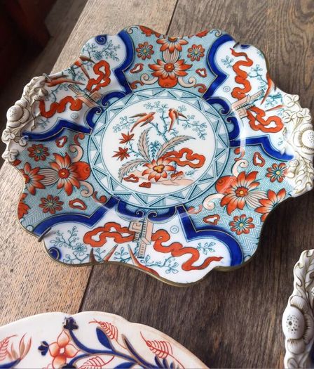 3 Imari plates from 1800s, hand painted, antiques, D18