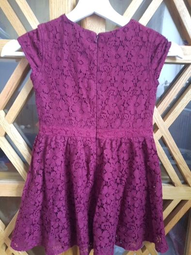 Dress girls burgundy size 6 years