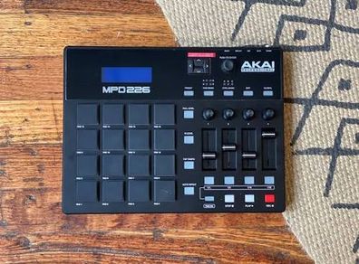 AKAI MPD 226 - Midi Pad Sampler Controller
