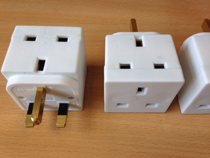 Socket Adapters 2 Plug
