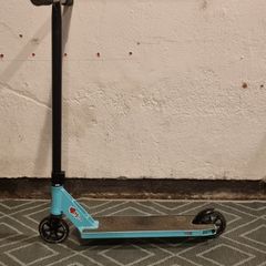 Stunt scooter