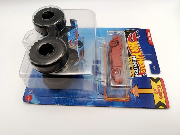 Hot Wheels 2024 Monster Trucks Race Ace Combo with Crushed Car 1:64 New Sealed