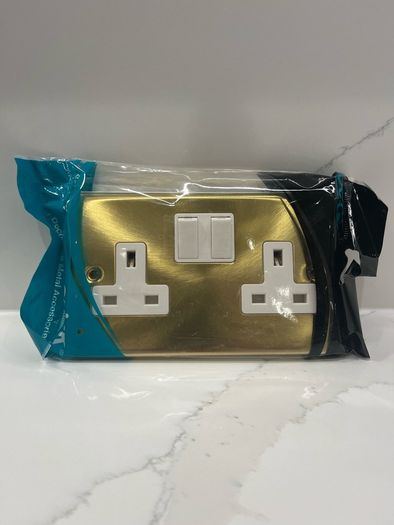 Brass Double Socket