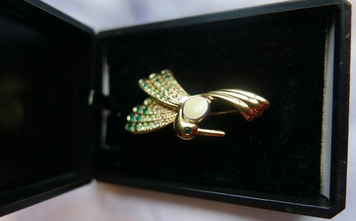 Vintage Monet Gold Plate Crystal Jelly Belly Hummingbird Brooch and Box