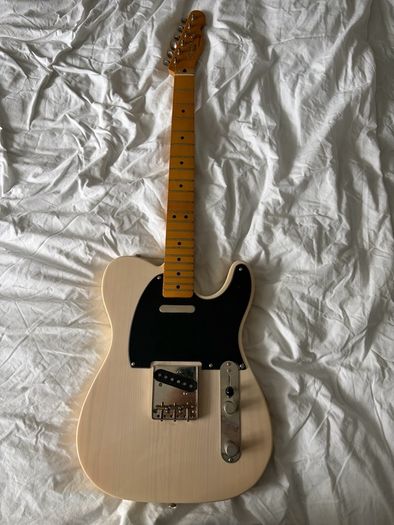 Squier Telecaster (Classic Vibes 50's) - Needs strings