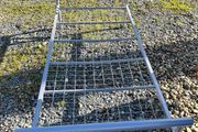 Single metal bed frame
