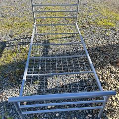 Single metal bed frame
