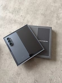 Samsung Fold 8 Ultra - 4 Days Old