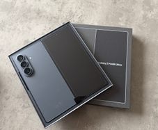 Samsung Fold 8 Ultra - 4 Days Old