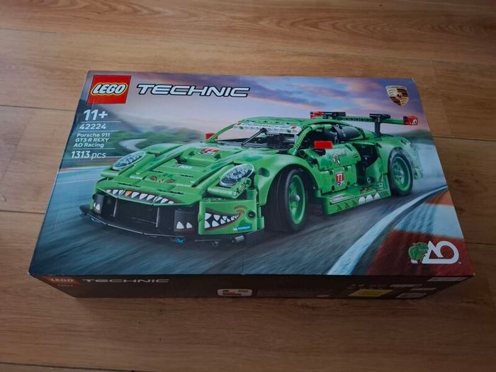 LEGO Technic 42224 Porsche 911 GT3 R REXY AO Racing