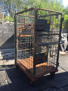 Roller cage trolley