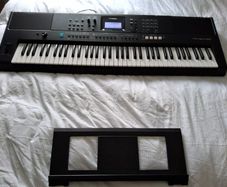 Yamaha Psr EW 425 -(76 keys long keyboard)