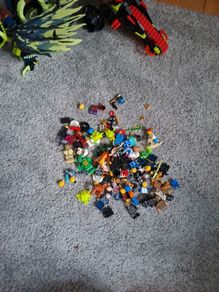 Bulk lego minfigures and accesories