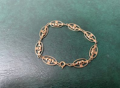 9 carat gold Claddagh bracelet (8")